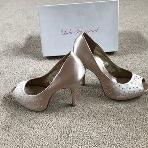 Champagne Heels size 10